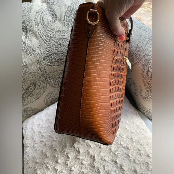 SALE! Vegan Leather, Alligator print Wallet and Handbag - Picture 6 of 16